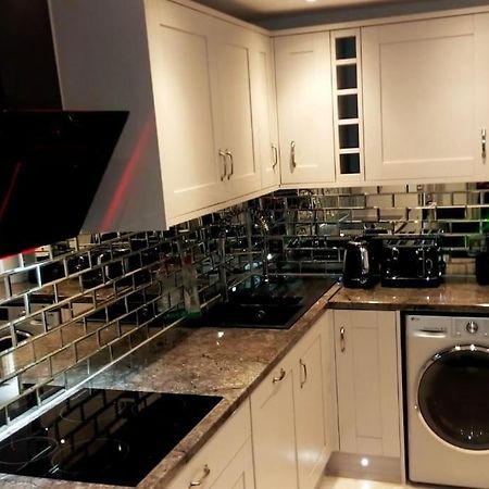 Impeccable 2-Bed House Lejlighed London Eksteriør billede