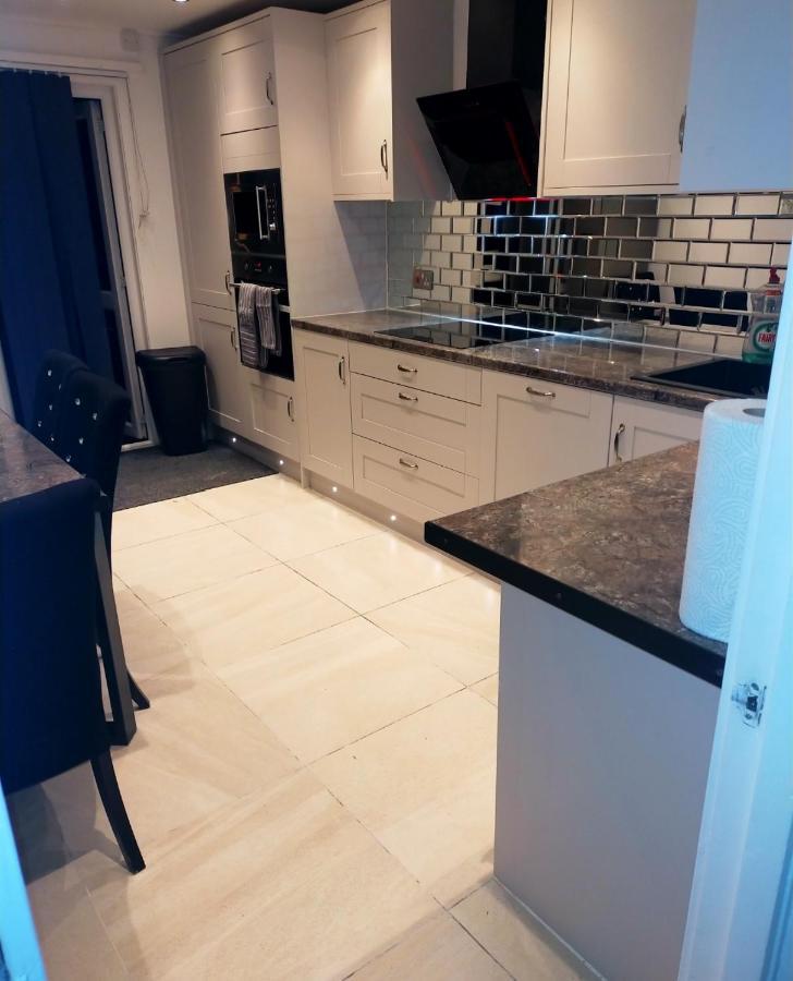 Impeccable 2-Bed House Lejlighed London Eksteriør billede